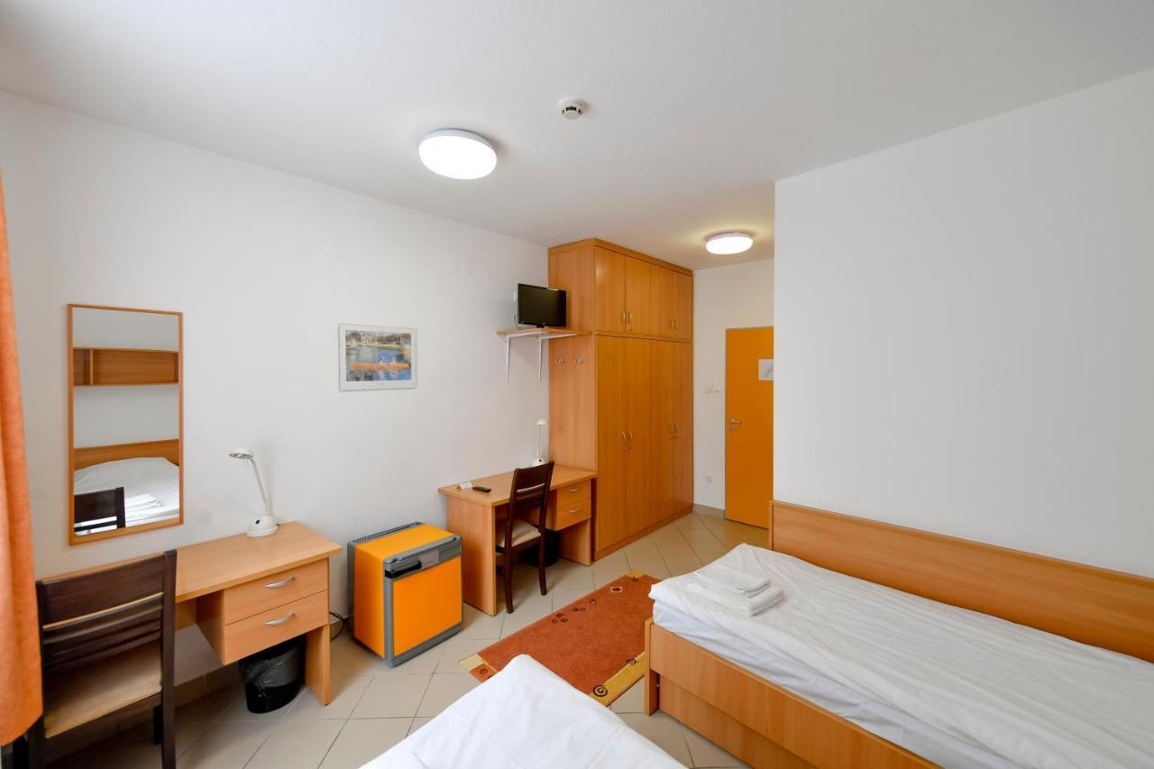 Campus Hotel Debrecen Exterior photo